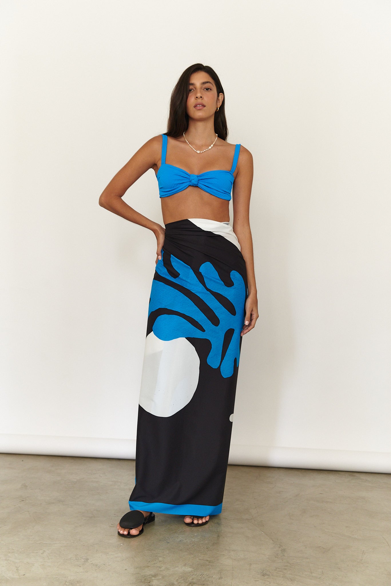 Pareo Azul y Negro