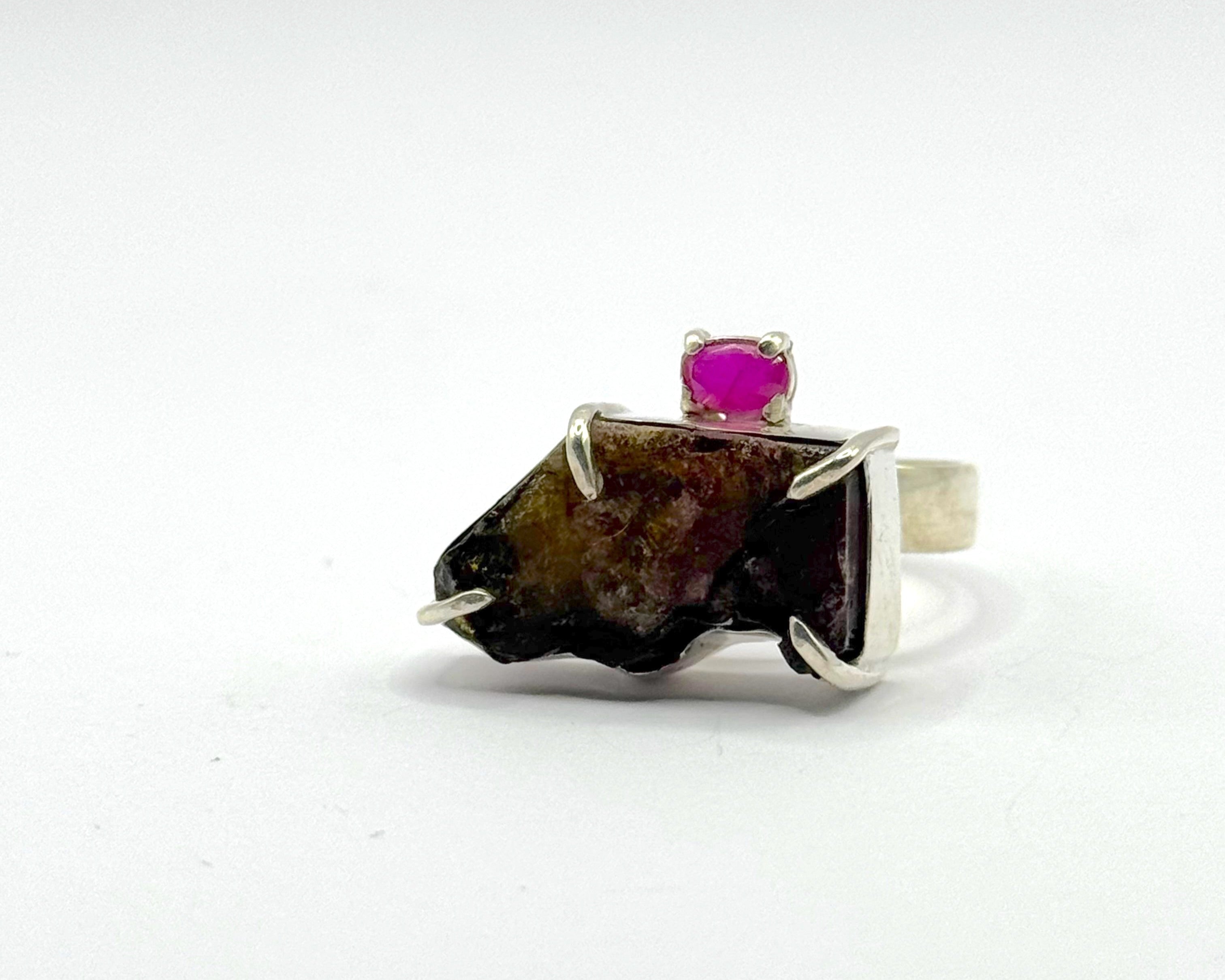 Anillo Amazonas Turmalina y Rubí