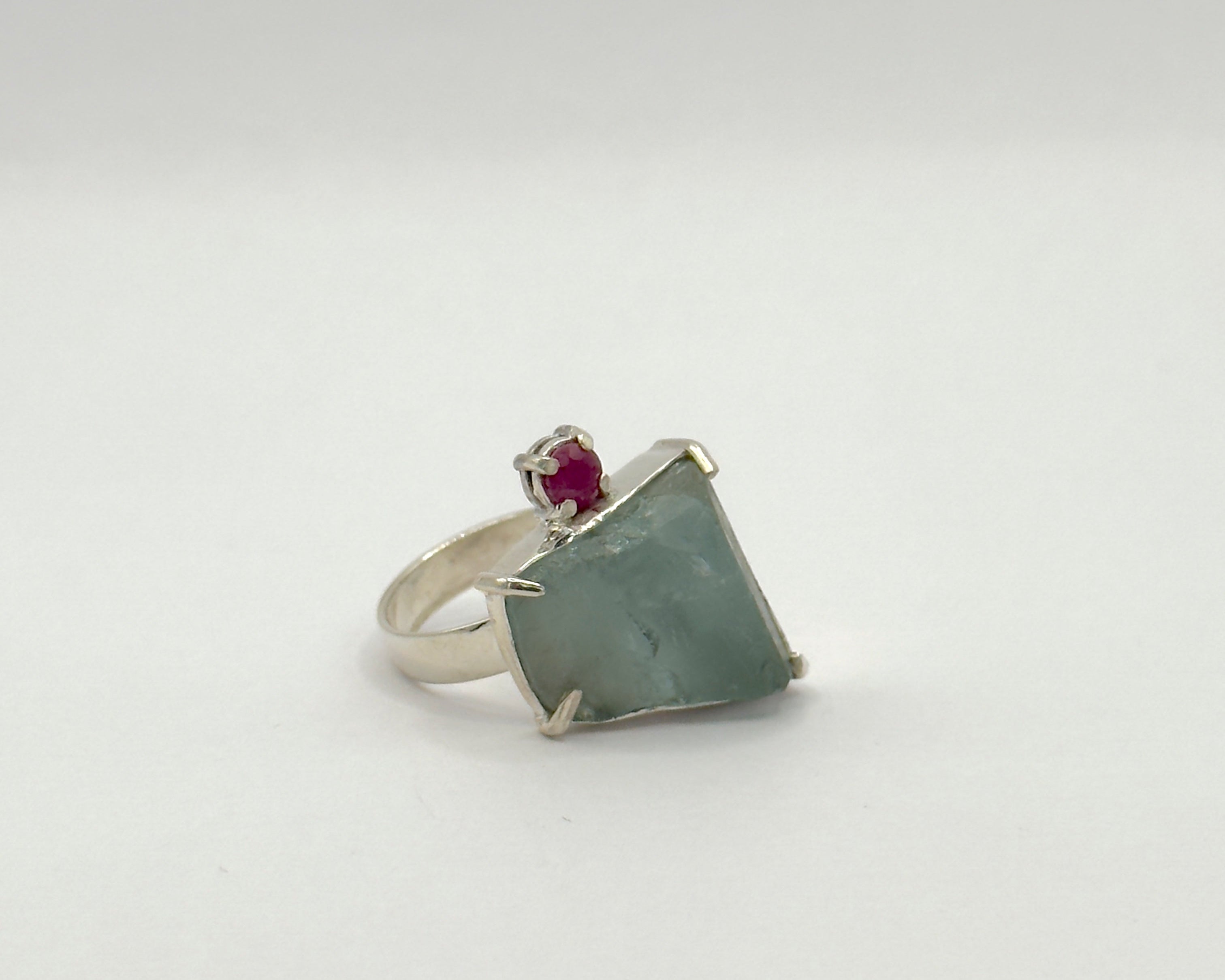 Anillo Amazonas Aguamarina y Rubí